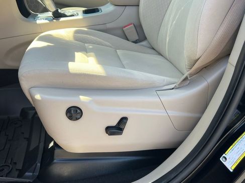 Used 2022 Jeep Grand Cherokee Laredo E w/ Security & Convenience Group image 30