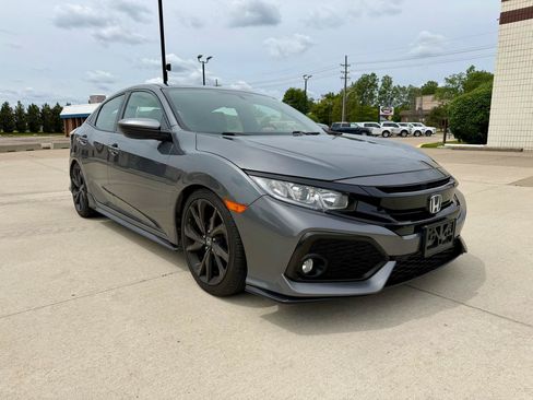 Used 2018 Honda Civic Sport image 5