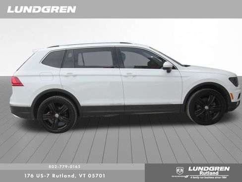 Used 2020 Volkswagen Tiguan SEL w/ 3rd Row Seat Package image 2