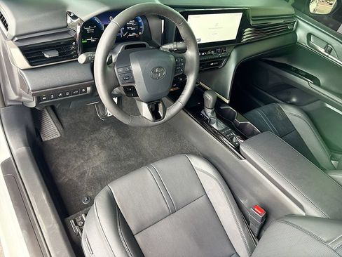 Used 2026 Toyota Camry XSE w/ Premium Plus Package FWD image 9