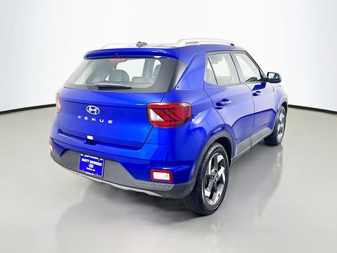 Used 2025 Hyundai Venue Limited FWD image 5