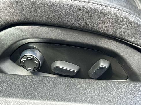 Used 2024 Chevrolet Corvette Stingray Premium Cpe w/ Body-Color Dual Roof Package image 30