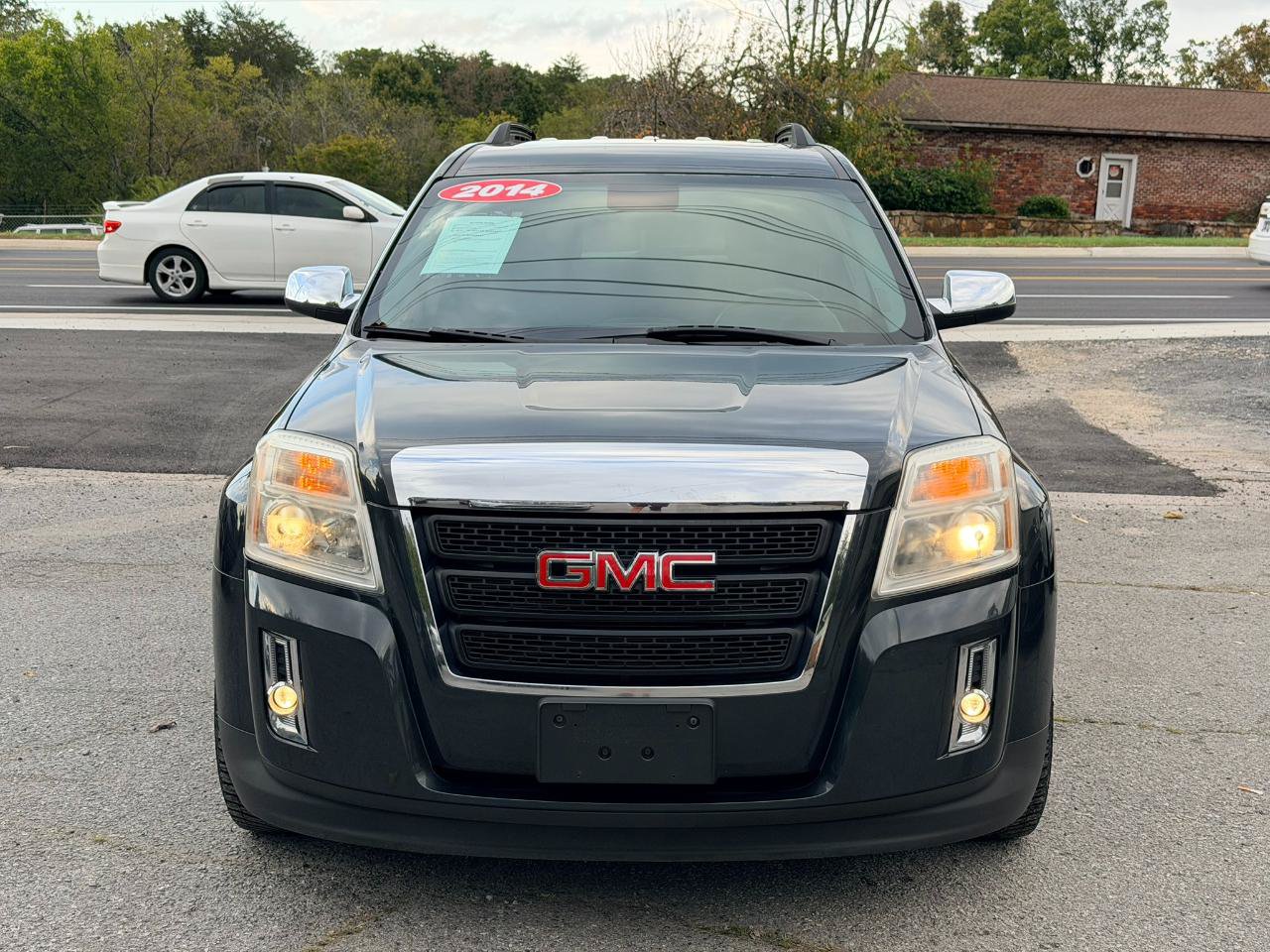 Used 2014 GMC Terrain SLE w/ Chrome Package FWD image 2