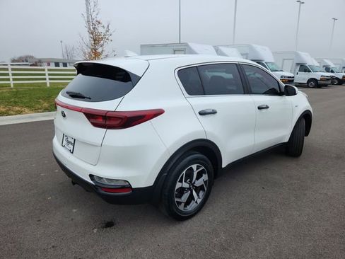 Used 2022 Kia Sportage LX image 9