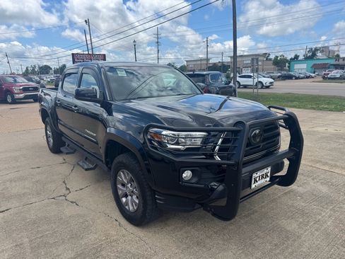 Used 2018 Toyota Tacoma SR5 RWD image 7