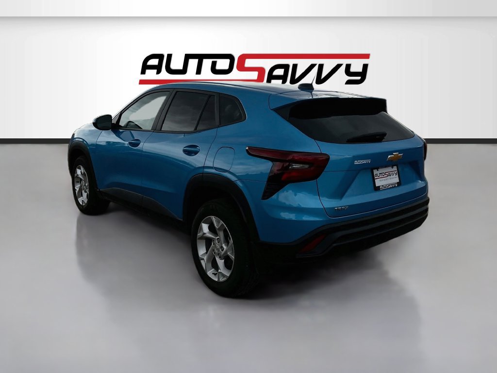 Used 2025 Chevrolet Trax LS w/ LS Convenience Package FWD image 5