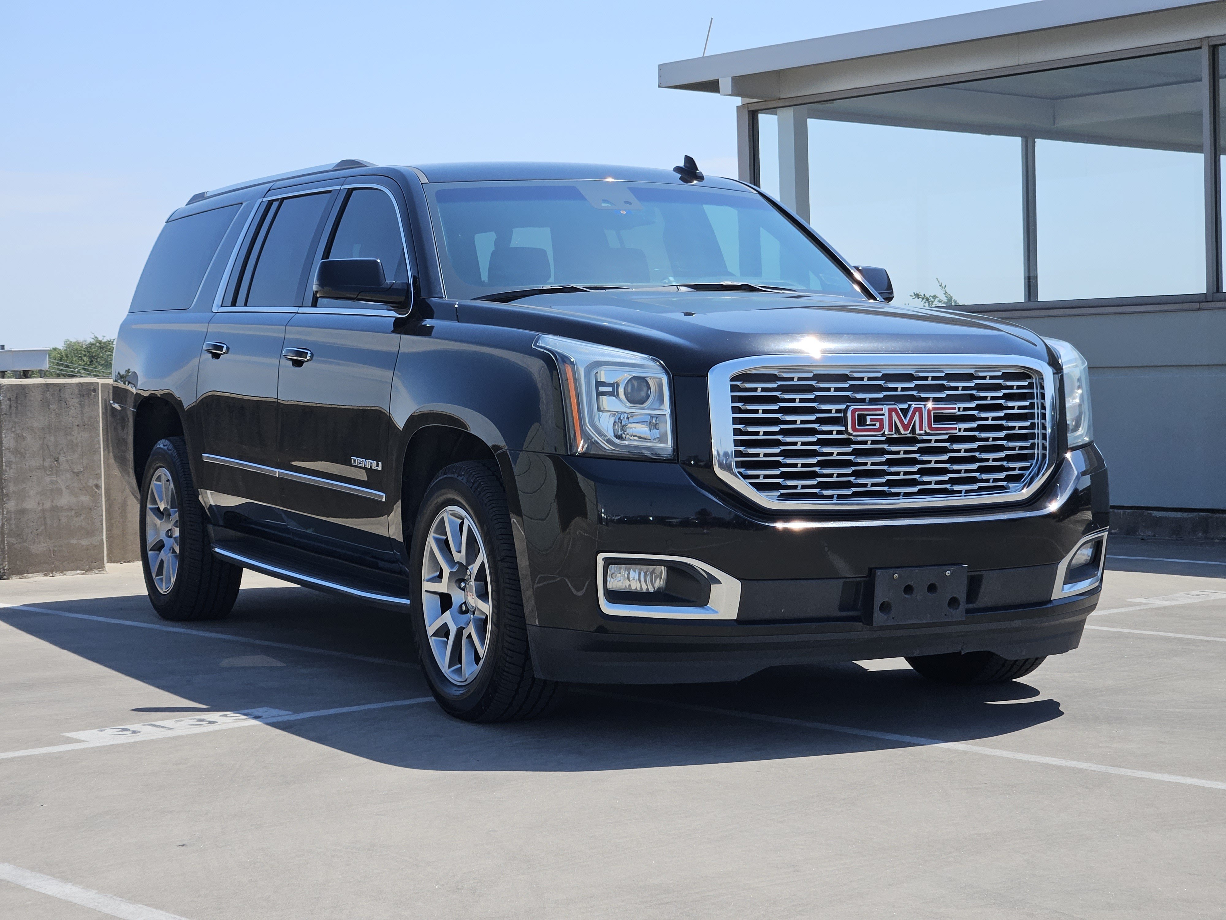 Used 2018 GMC Yukon XL Denali RWD image 10