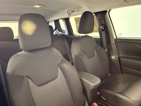 Used 2023 Jeep Renegade Latitude image 53