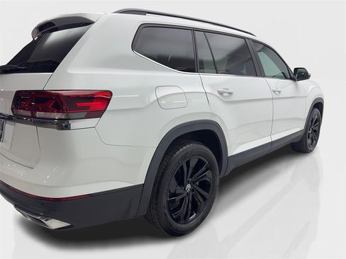 Used 2023 Volkswagen Atlas SE w/ Panoramic Sunroof Package image 13