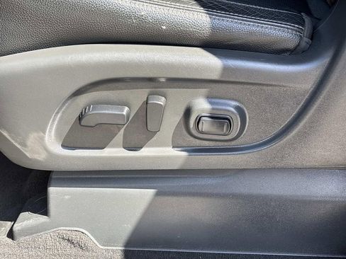 Used 2020 Nissan Titan SL AWD/4WD image 11
