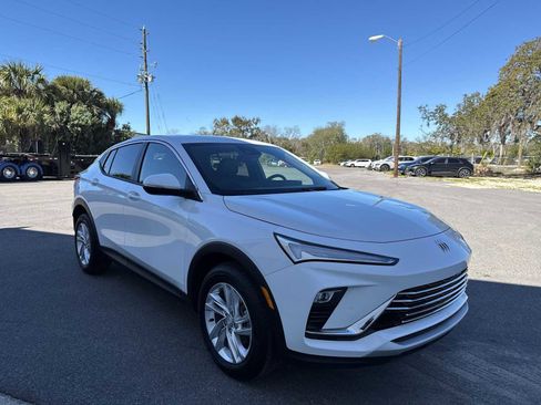 Used 2025 Buick Envista Preferred image 8