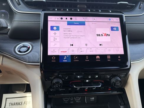 Certified 2025 Jeep Grand Cherokee Limited w/ Luxury Tech Group II AWD/4WD image 22