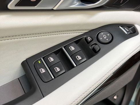 Used 2025 BMW X5 xDrive50e w/ Executive Package image 12