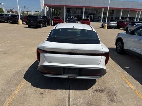 Used 2025 Kia K4 LXS image 7