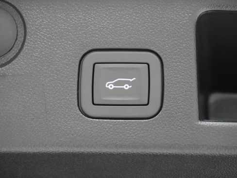 New 2026 Chevrolet Equinox RS w/ Convenience Package III FWD image 7