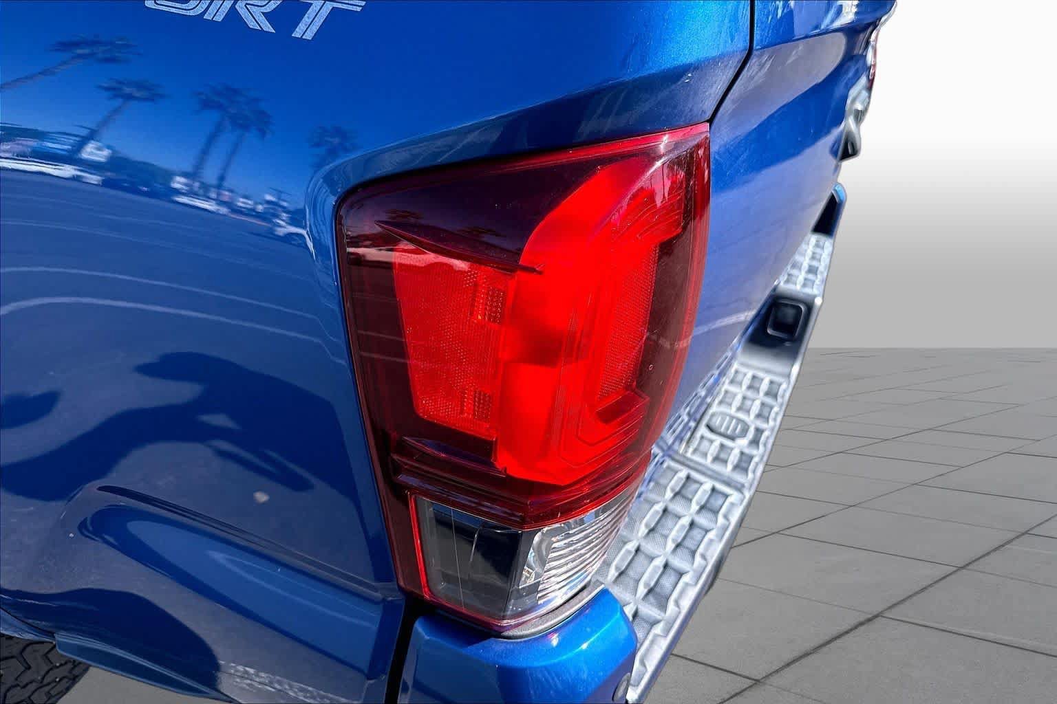 Used 2018 Toyota Tacoma TRD Sport w/ Technology Package RWD image 28