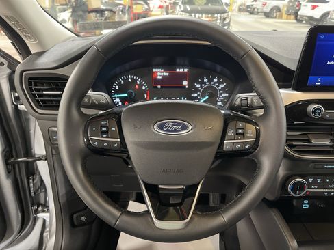 Used 2022 Ford Escape SE w/ Convenience Package image 16