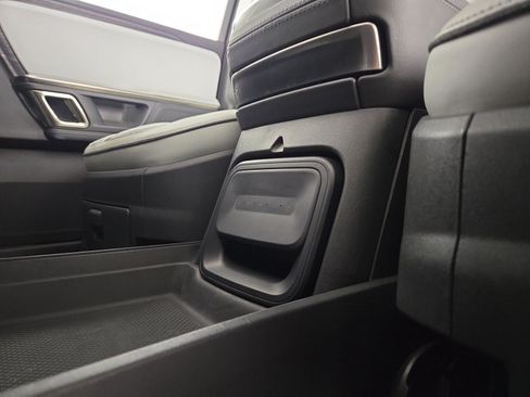 Used 2023 Rivian R1T Adventure AWD/4WD image 31