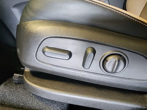 Used 2022 Chevrolet Equinox Premier image 13