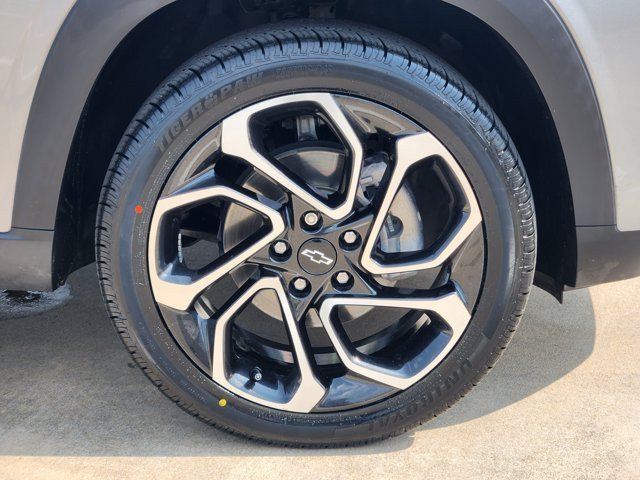 Used 2024 Chevrolet Trax RS w/ Sunroof Package FWD image 10