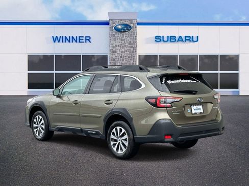 Used 2025 Subaru Outback Premium AWD/4WD image 3