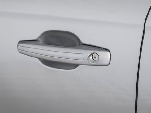 Used 2023 Lincoln Nautilus Reserve image 43