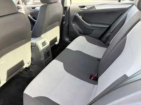 Used 2017 Volkswagen Jetta S image 24