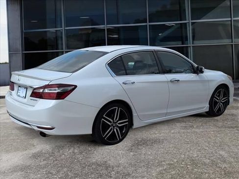Used 2016 Honda Accord Sport image 7