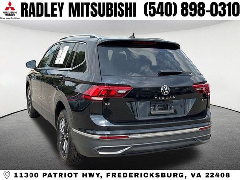 Used 2023 Volkswagen Tiguan SE w/ Panoramic Sunroof Package AWD/4WD image 24
