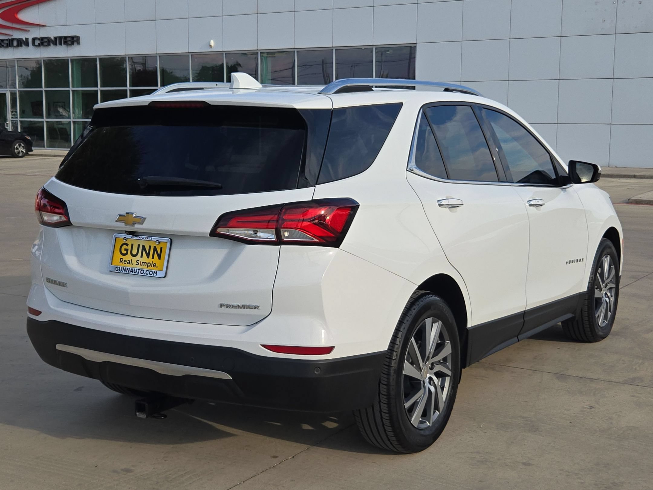 Certified 2022 Chevrolet Equinox Premier FWD image 3