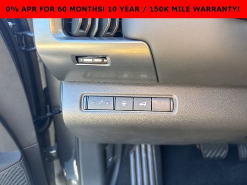 New 2025 Nissan Pathfinder SL w/ Black Appearance Package image 30