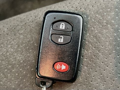 Used 2015 Toyota Prius Two FWD image 36