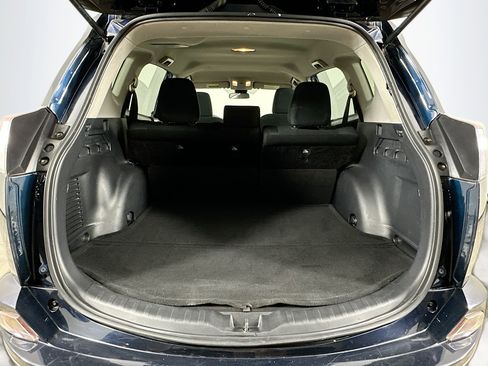 Used 2018 Toyota RAV4 LE image 27