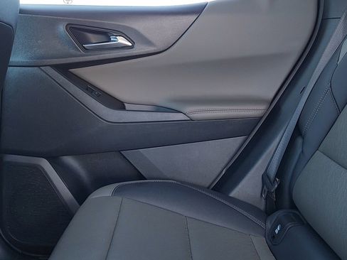 Used 2025 Chevrolet Equinox LT w/ Convenience Package II image 16