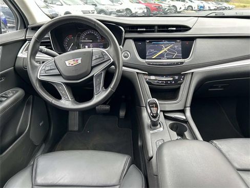 Used 2019 Cadillac XT5 Premium Luxury image 17