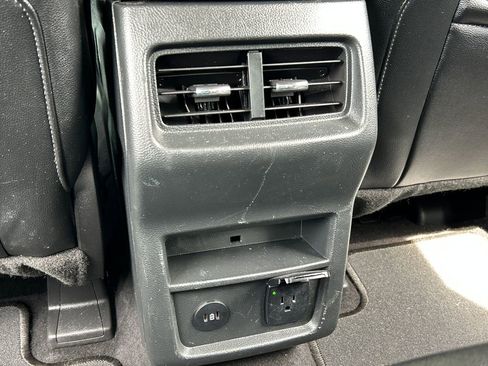 Used 2023 Ford Edge Titanium AWD/4WD image 20