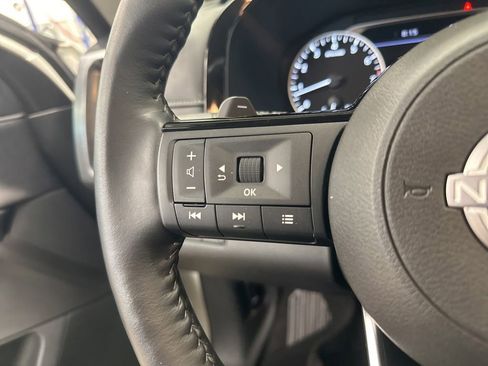 Used 2024 Nissan Pathfinder SL AWD/4WD image 31