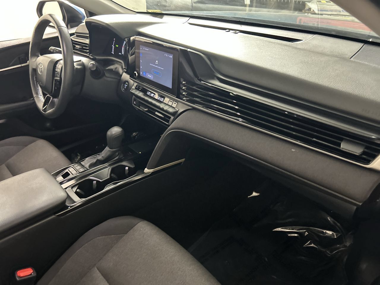 Used 2025 Toyota Camry LE w/ Convenience Package FWD image 28