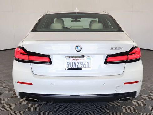 Used 2023 BMW 530i w/ Premium Package RWD image 4