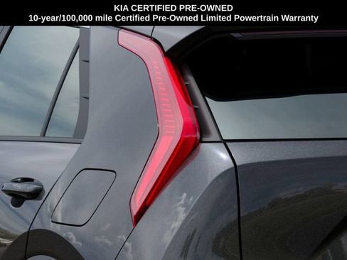 Certified 2025 Kia Niro EX FWD image 11