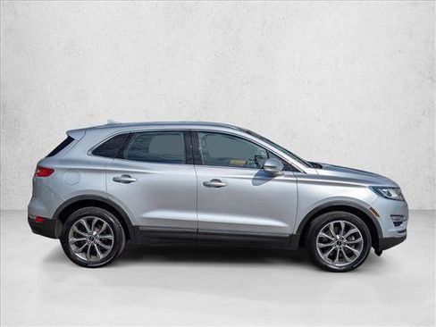 Used 2017 Lincoln MKC Select w/ Select Plus Package AWD/4WD image 4