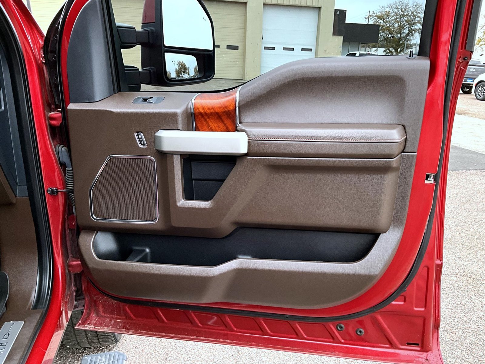 Used 2022 Ford F350 King Ranch w/ King Ranch Ultimate Package AWD/4WD image 17