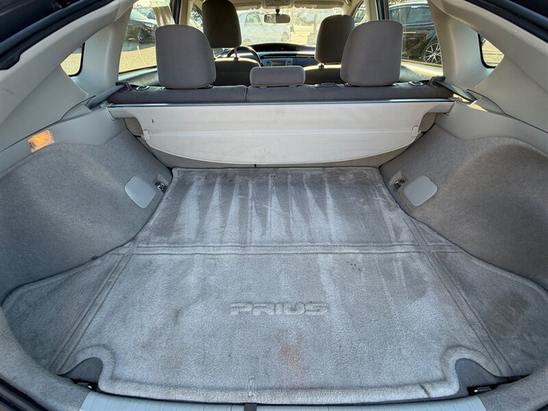 Used 2015 Toyota Prius Two FWD image 17