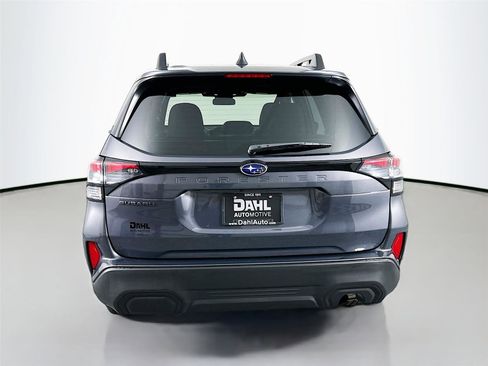 Used 2025 Subaru Forester Premium image 6