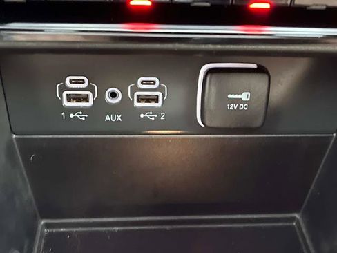 Certified 2023 Jeep Grand Cherokee Limited image 27