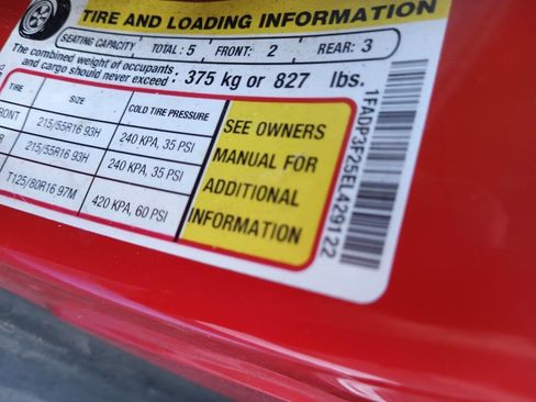 Used 2014 Ford Focus SE w/ SE Winter Package image 9