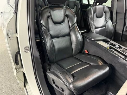 Used 2022 Volvo XC90 T6 Inscription w/ Advanced Package image 25