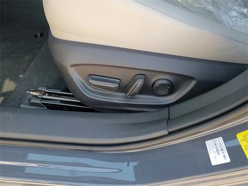 Used 2026 Toyota Prius XLE image 12