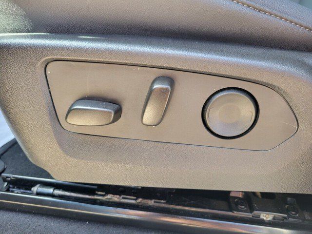 Used 2024 GMC Canyon Elevation w/ Elevation Premium Package RWD image 14