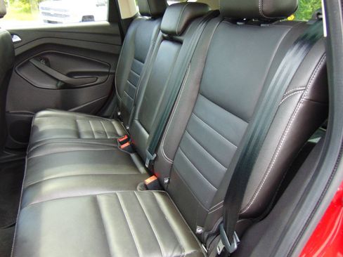 Used 2015 Ford Escape Titanium w/ Equipment Group 301A AWD/4WD image 9